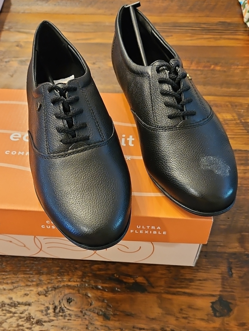 Nwt In Box Easy Spirit  Black Esmotion LE  Lace-Up Comfort Shoes